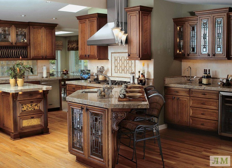 Деревянный кухонный гарнитур