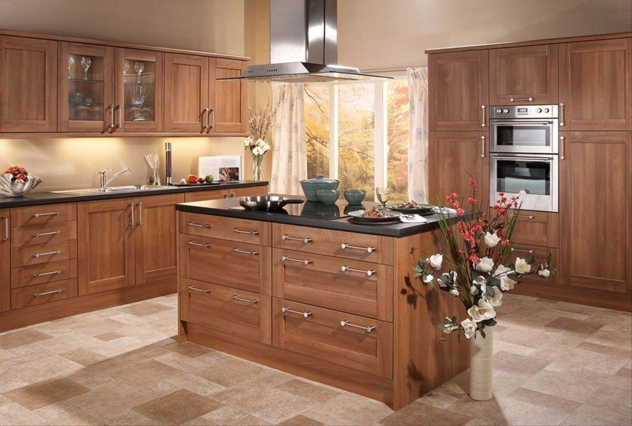 Кухня из массива дерева