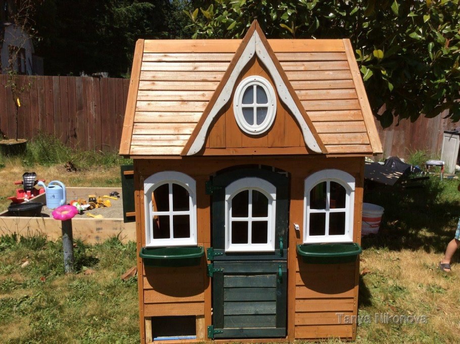 Детский игровой домик из паллетов