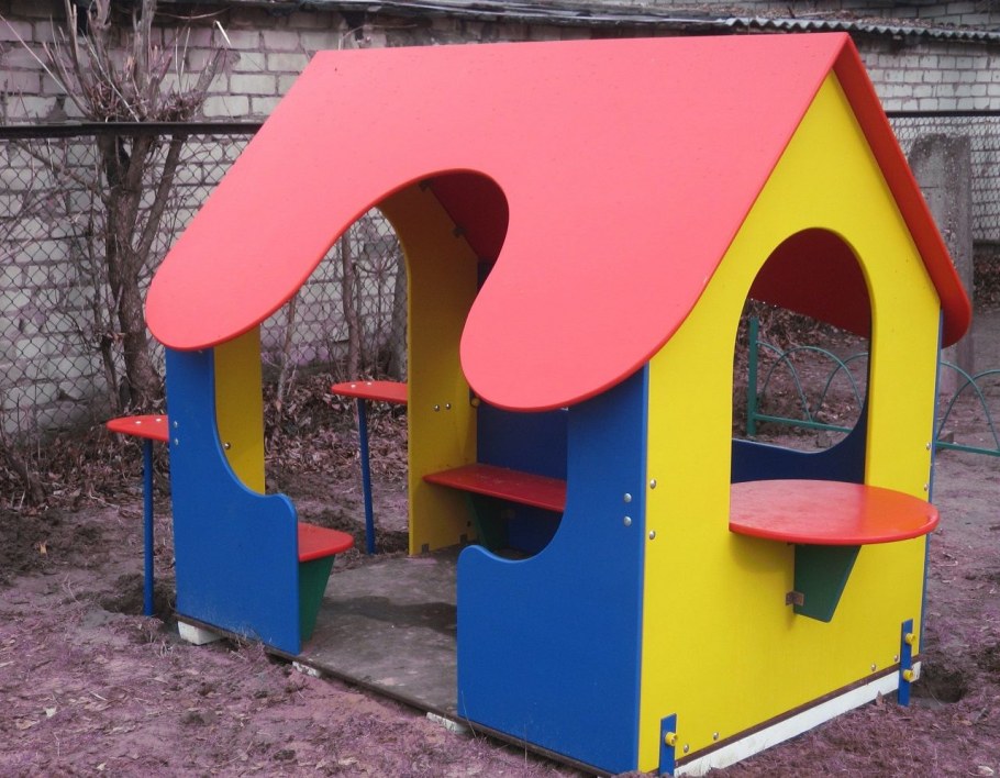 Детский домик для дачи