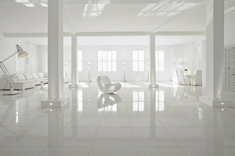 Белое помещение