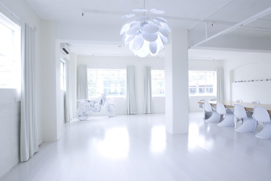 Полностью белый интерьер