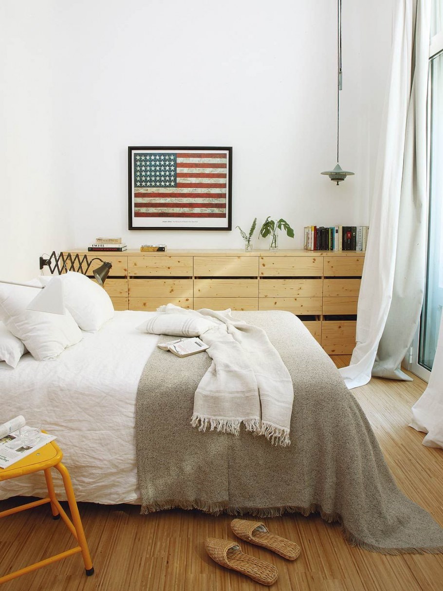 Спальня кровать вдоль стены