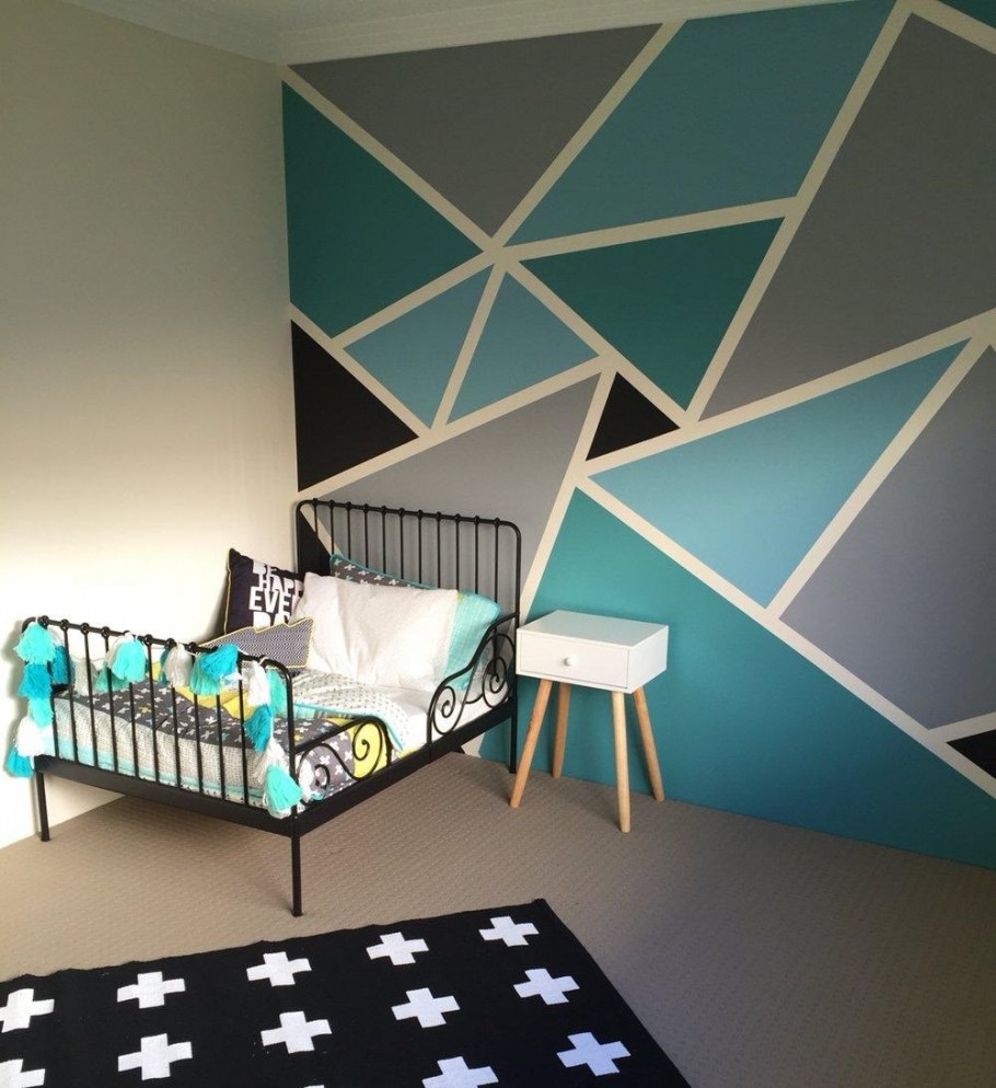 Геометрические фигуры на стене