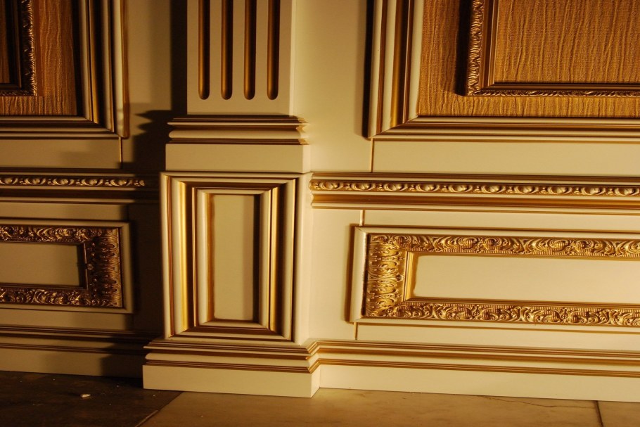 Коридор в классическом стиле