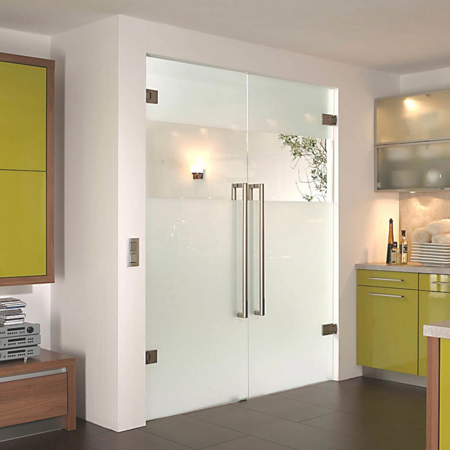 Стеклянные двери