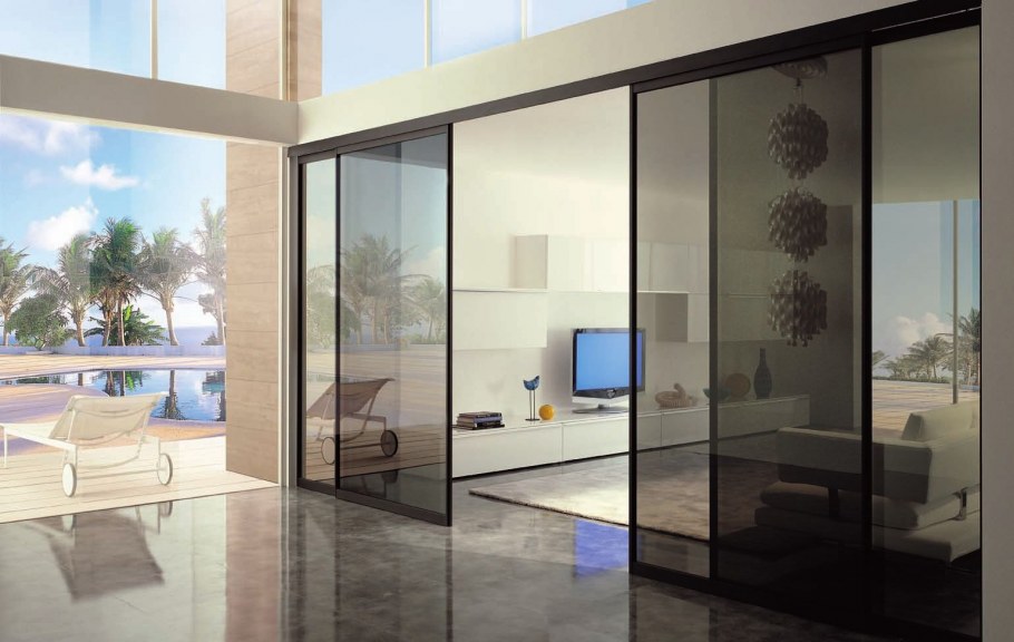 Стеклянные двери