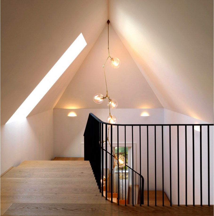 Светильники на лестницу настенные