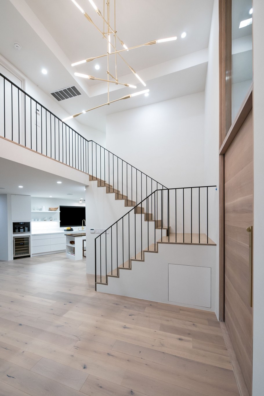 Освещение лестничного пролета