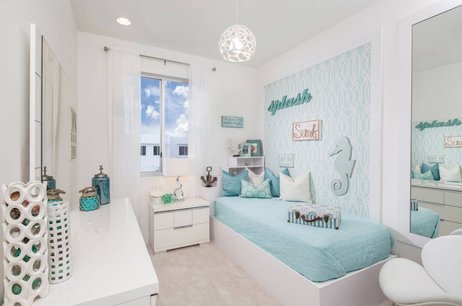 Детская с серыми стенами