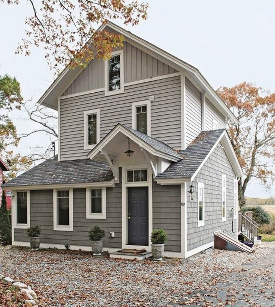 Дачный дом серого цвета