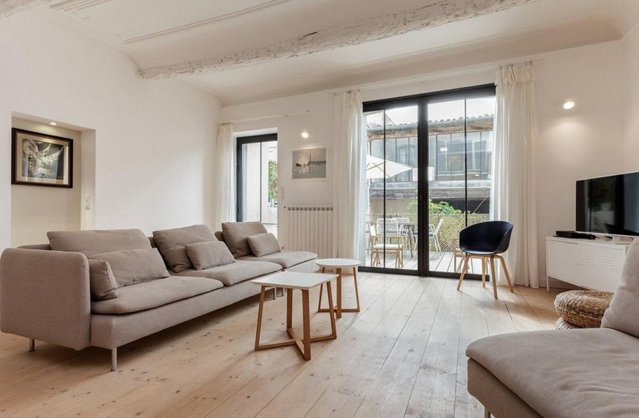 Гостиная столовая в светлых тонах