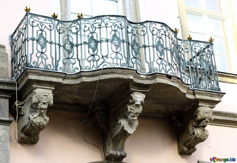 Антикварный балкончик