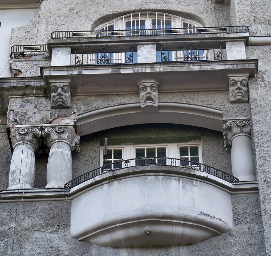 Венецианское (палладианское) окно