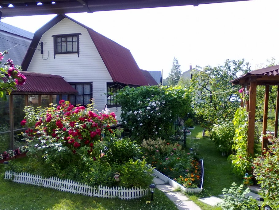 Домик на участке