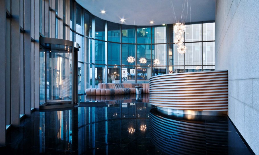 Кэпитал Тауэр лобби