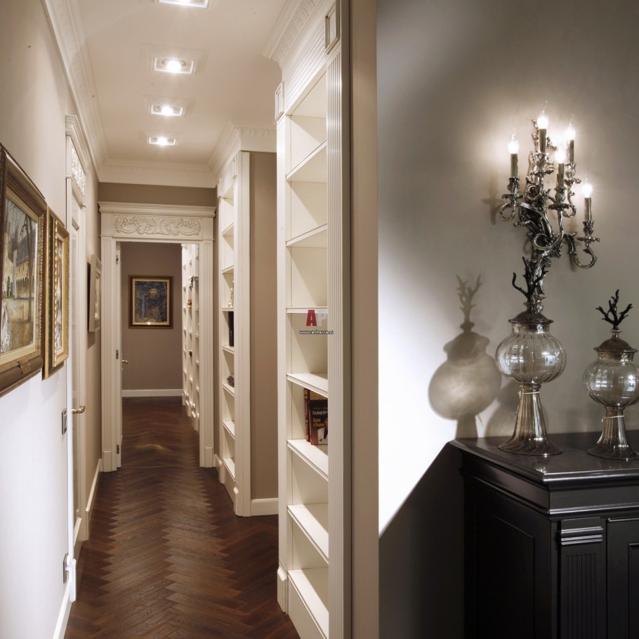 Зал совмещенный с коридором