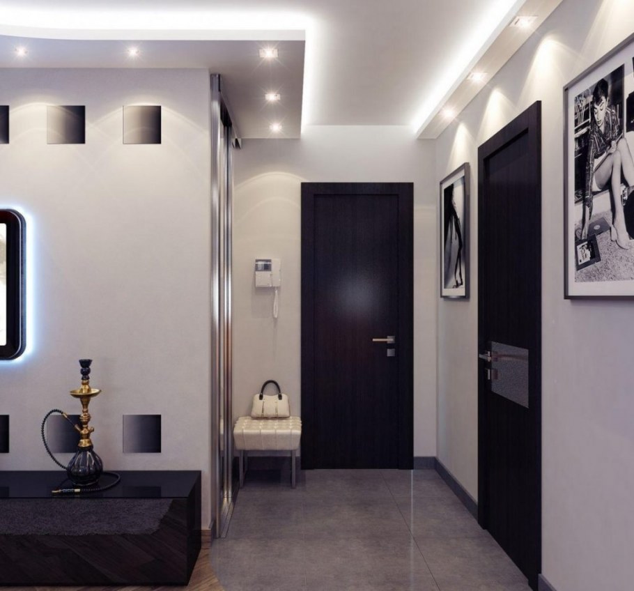 Интерьер большого коридора в доме