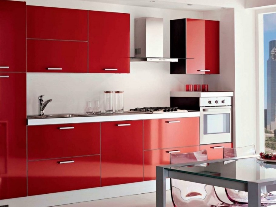 Красные кухни