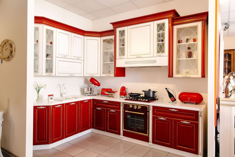 Кухонные гарнитуры красно белые