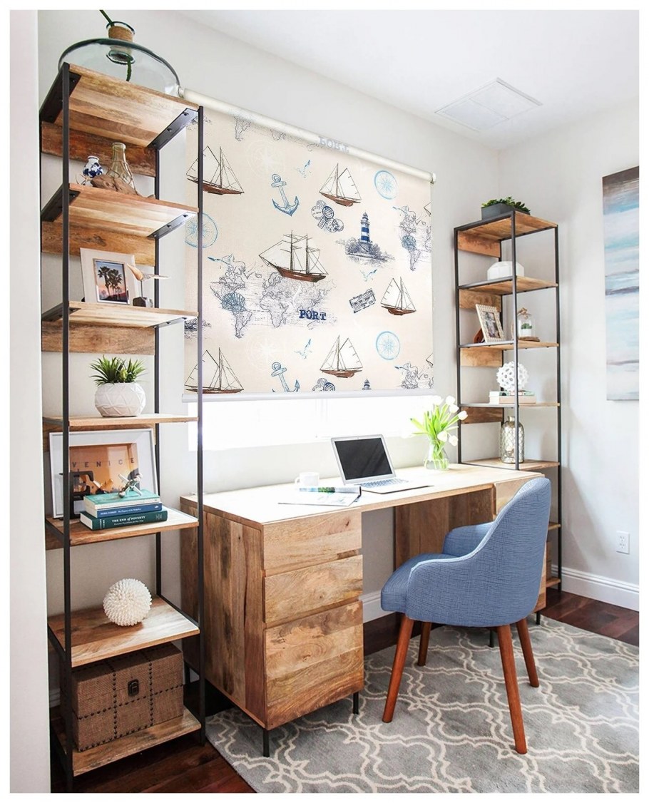 Компьютерный стол на лоджии