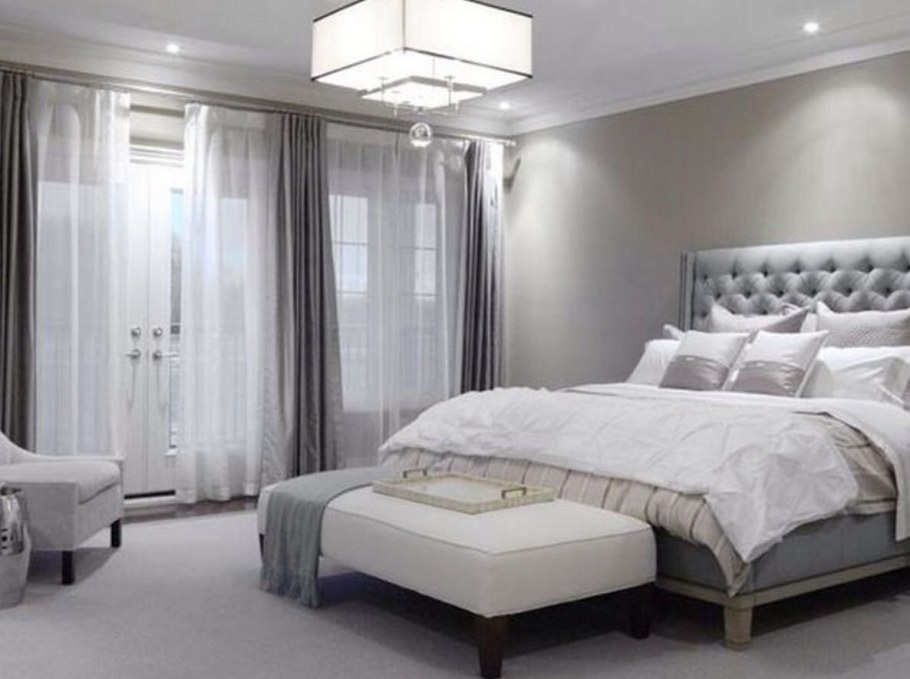 Серо белый интерьер спальни