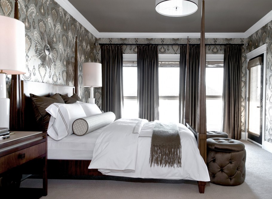 Тёмные шторы в спальню