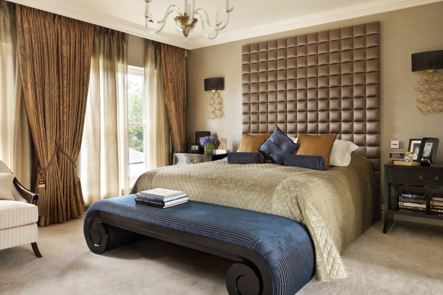 Шторы для спальни в бежевых тонах
