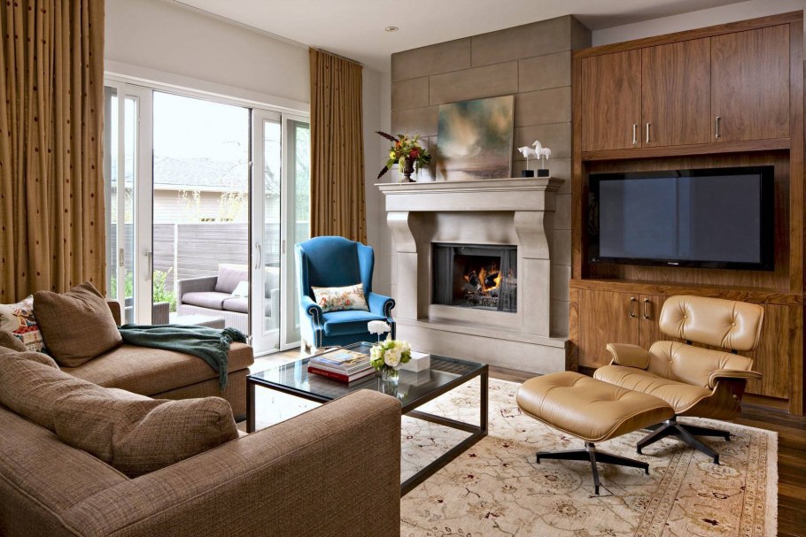 Кресло в интерьере гостиной