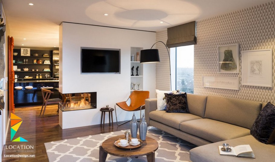 Современная гостиная с камином в стиле хайтек