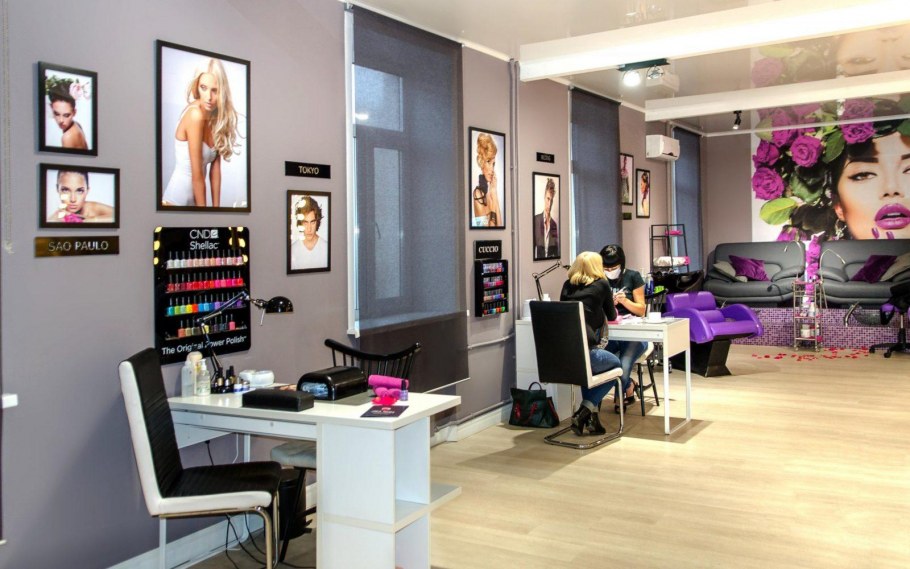 Женская стрижка в салоне