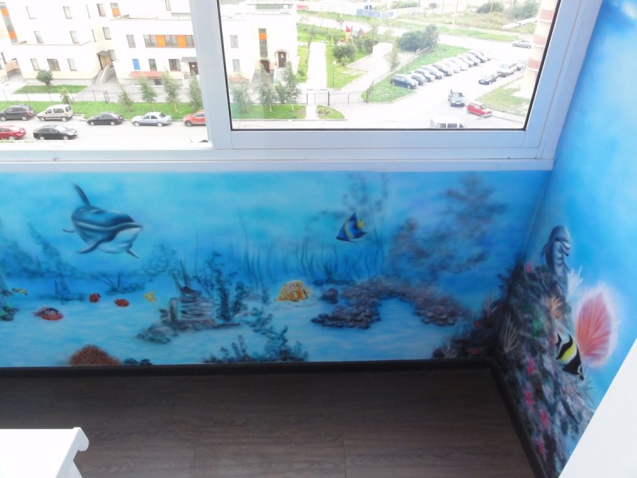 Рисунки на балконе на стене