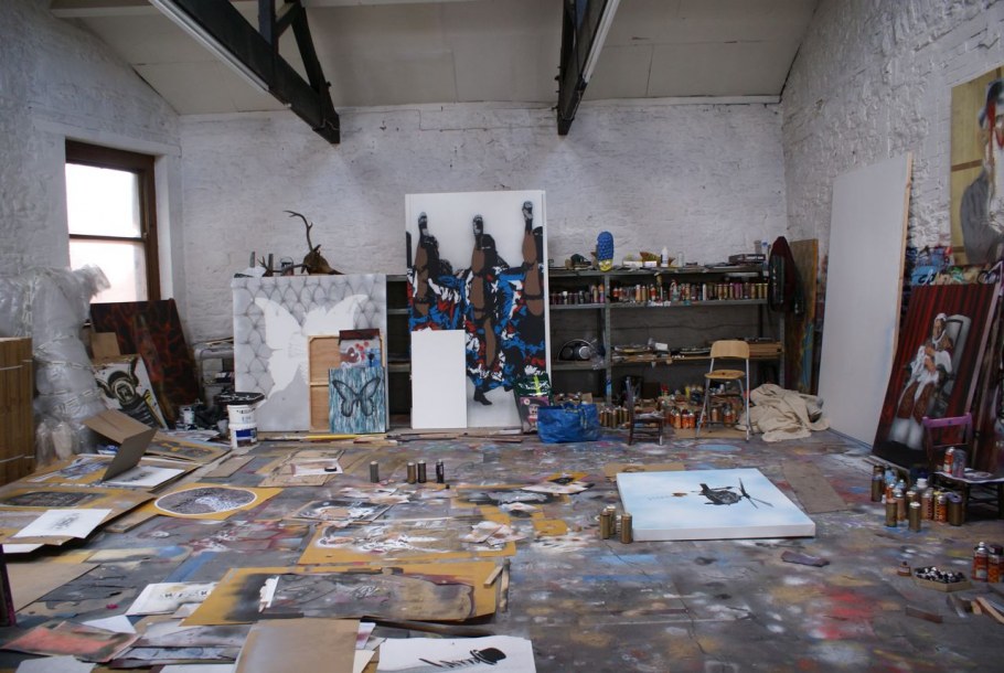 Мастерская художника в гараже
