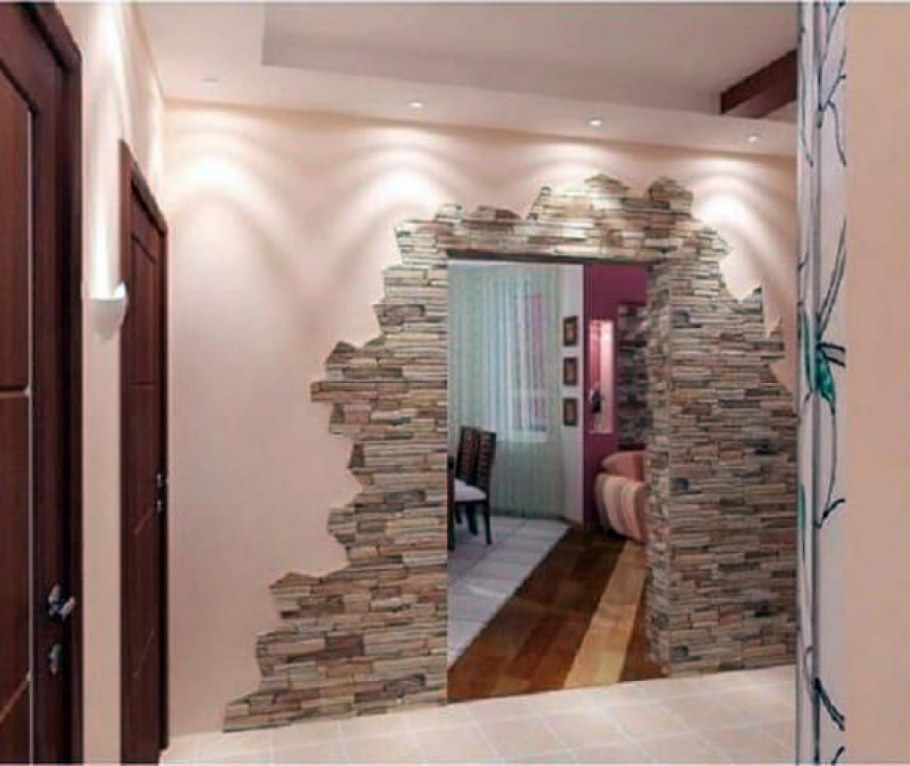 Декоративный камень в прихожей