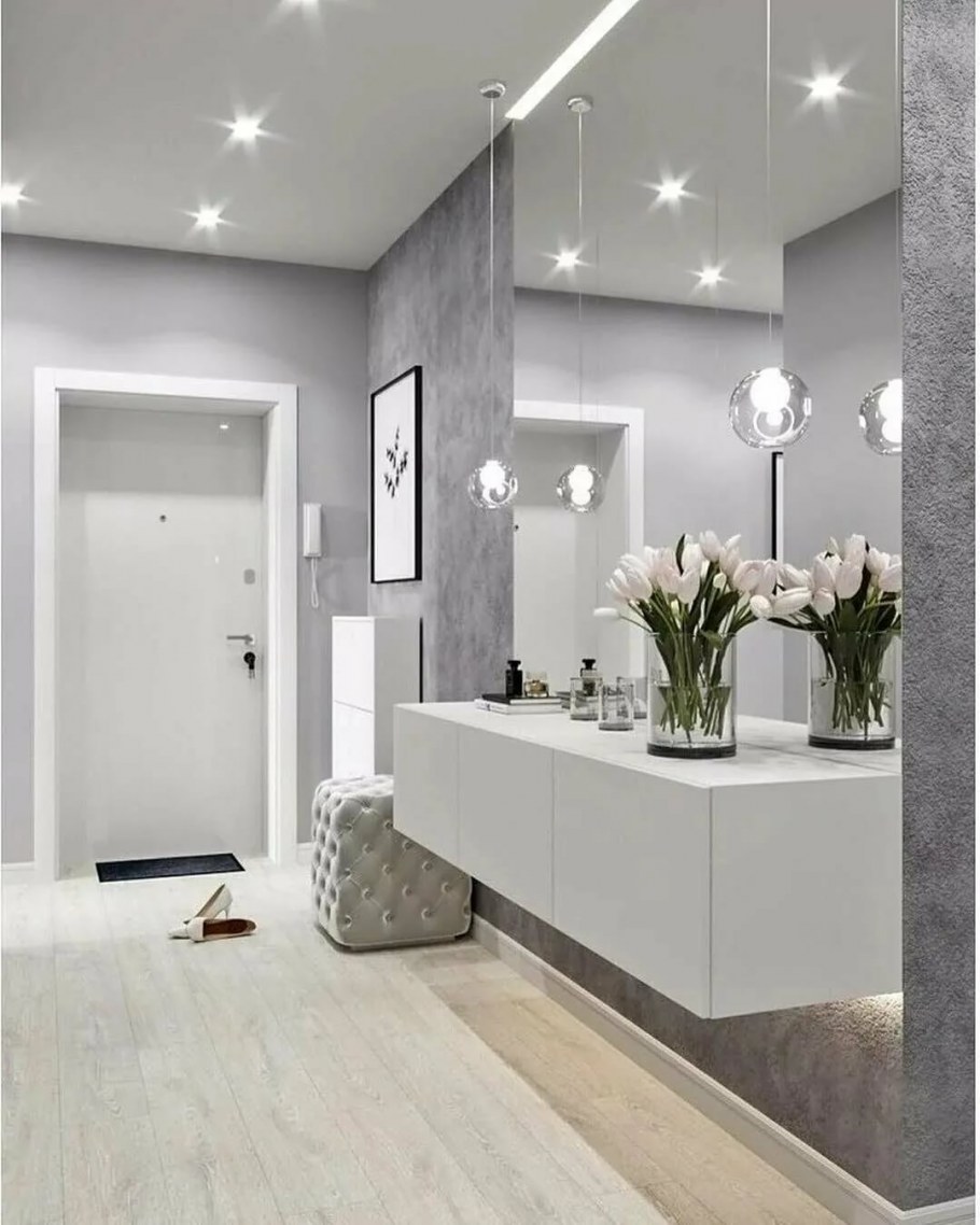 Современная прихожая в хрущевке