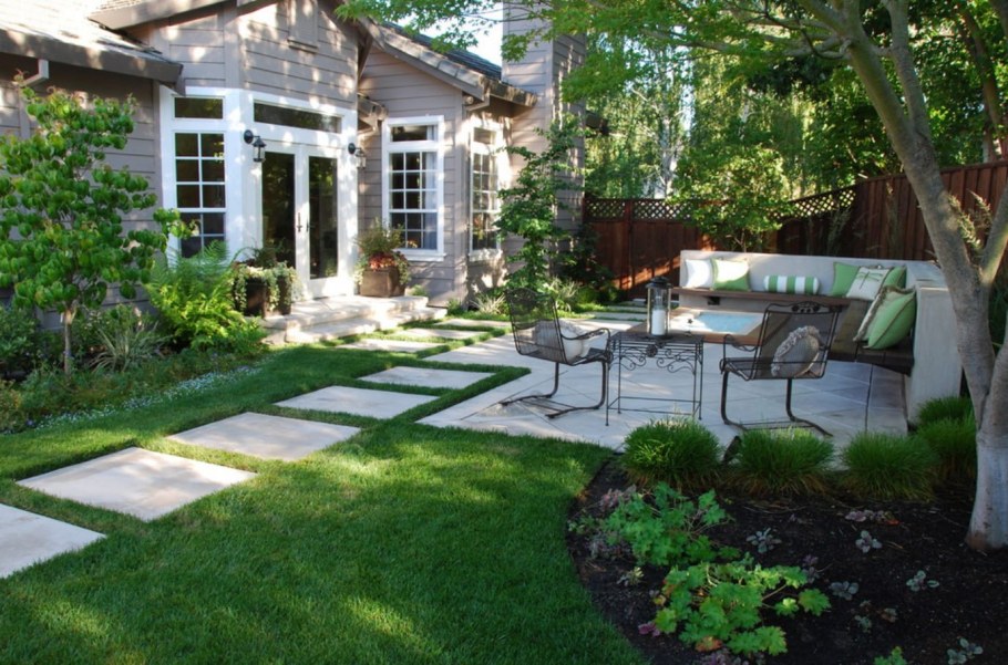 Обустроить маленький двор