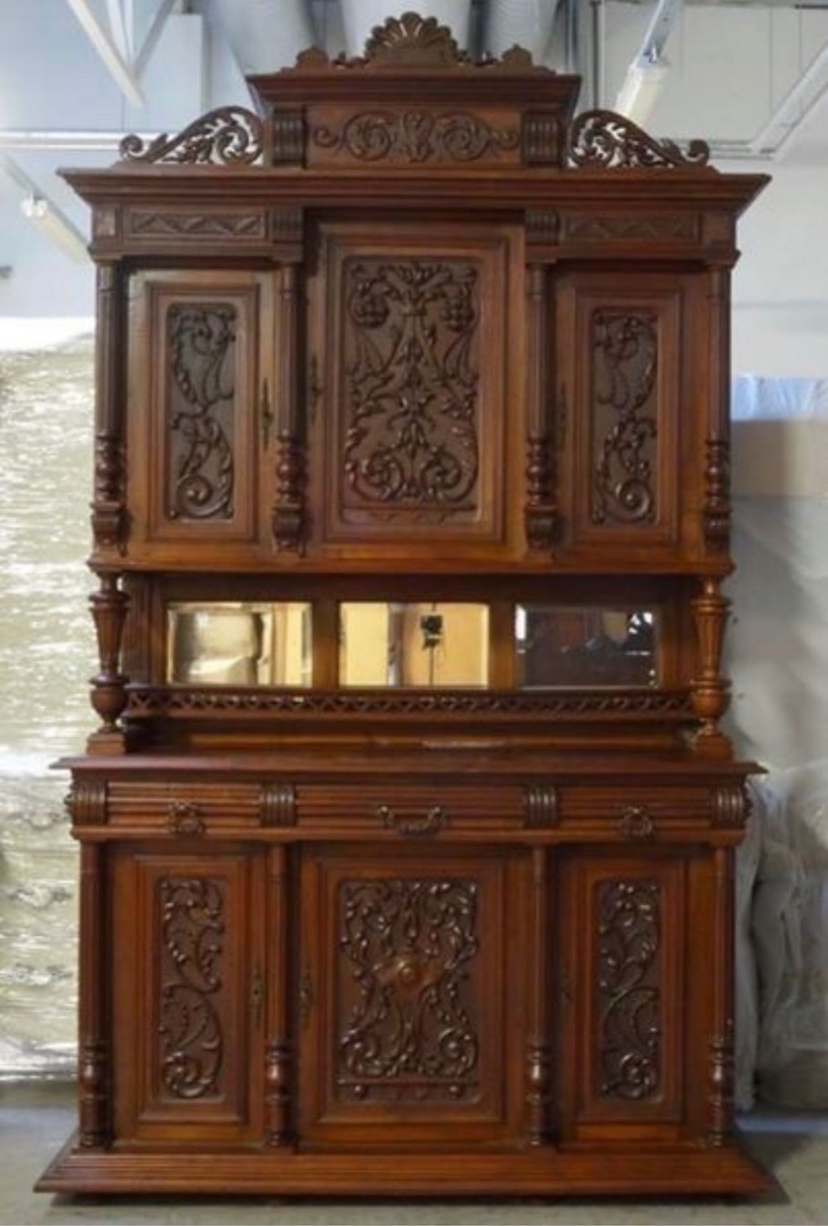 Старинные Буфеты из дерева