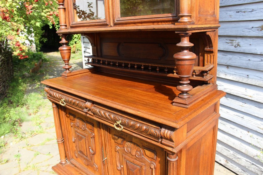 Антикварный буфет