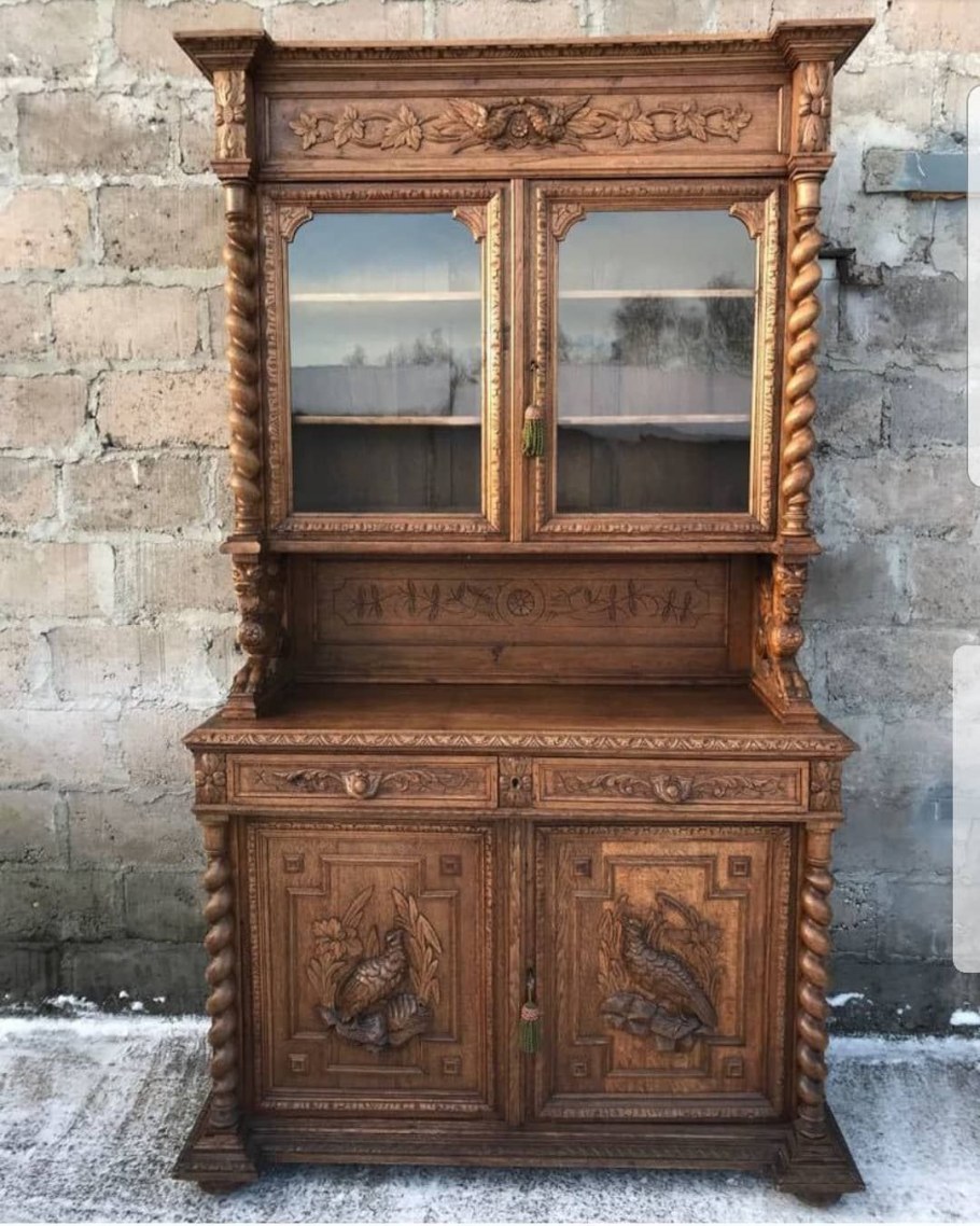 Старинный буфет