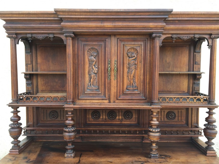 Старинная мебель