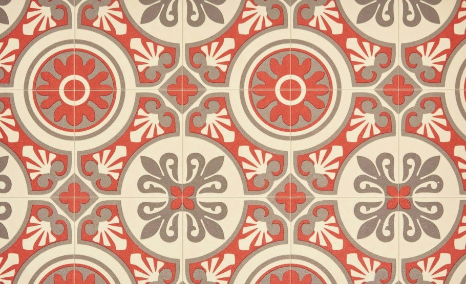 Плитка с красным орнаментом