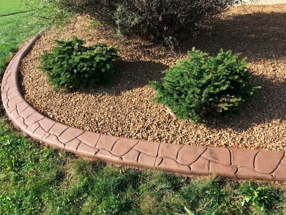 Ограждение для клумбы из камня