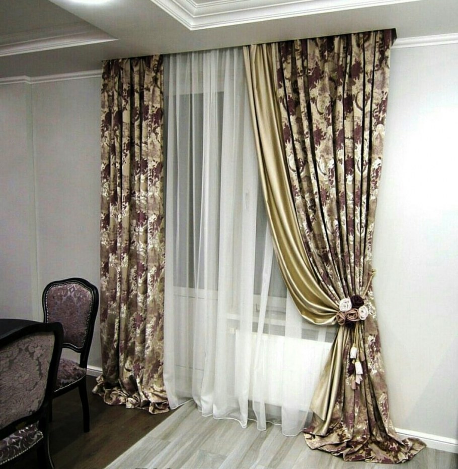 Шторы для гостиной с вензелями
