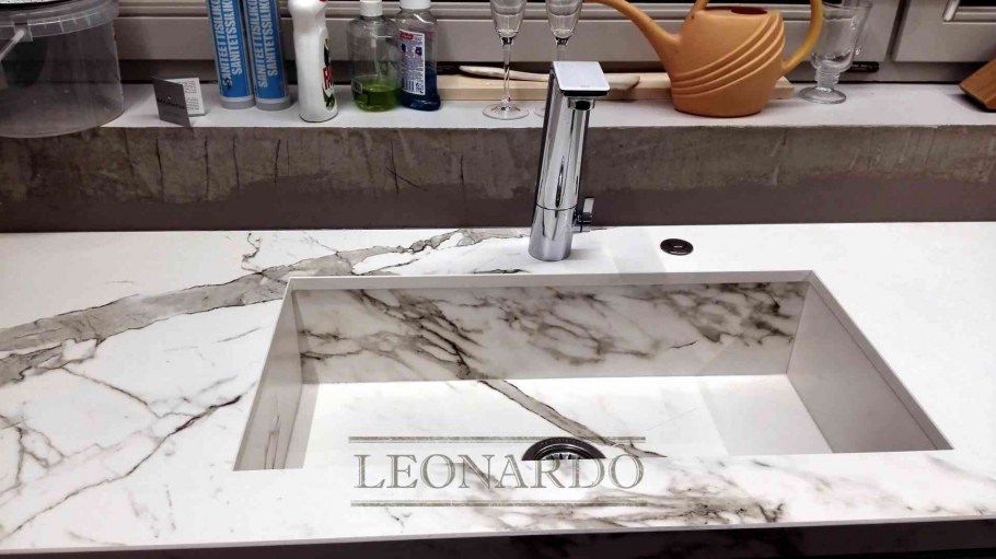 Мойка из агломерата Calacatta