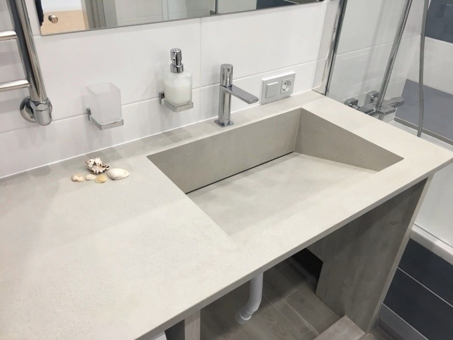 Литая раковина со столешницей для ванной