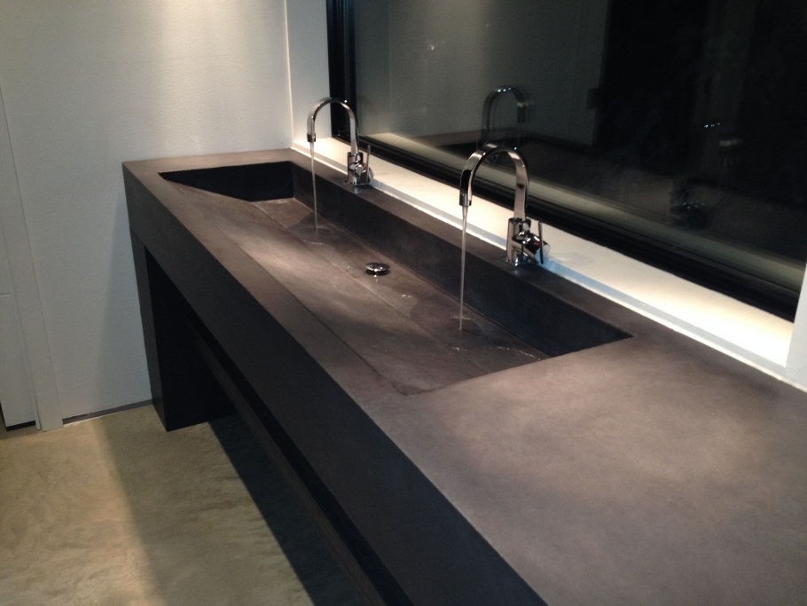 Щелевая мойка из акрилового камня