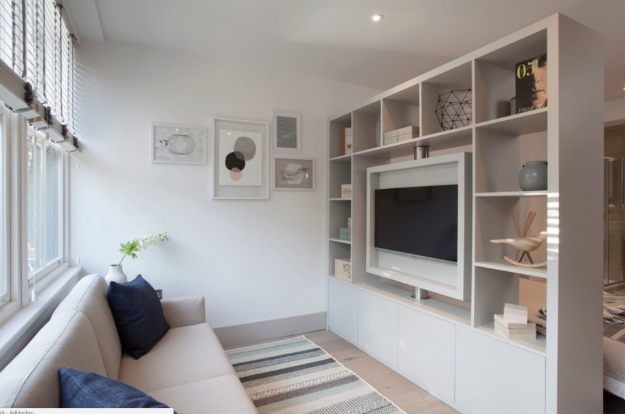 Стеллажи для зонирования с местом для телевизора