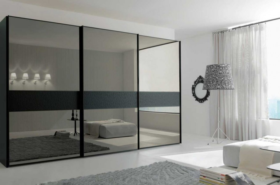 Зеркальный шкаф в интерьере