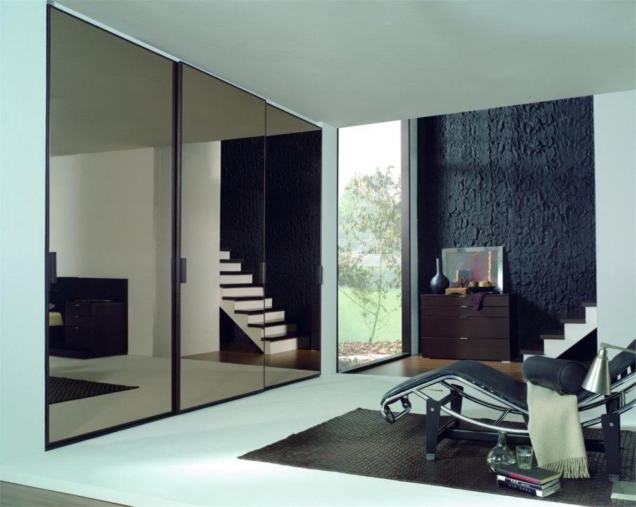 Шкаф купе с бронзовым зеркалом