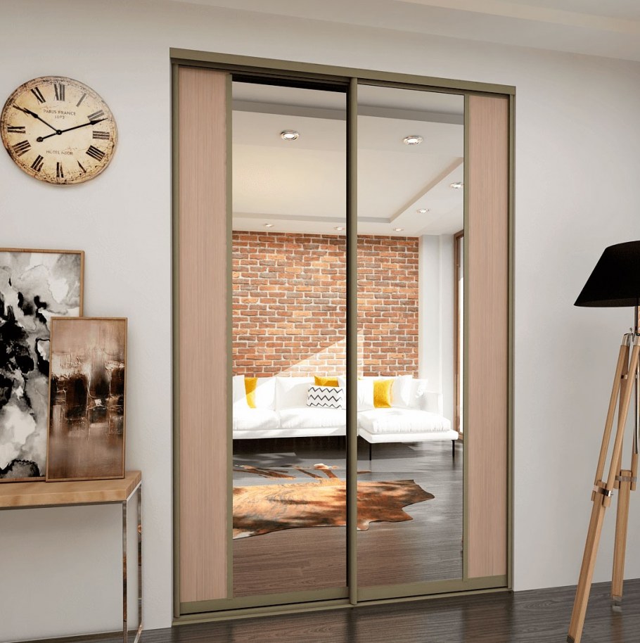 Шкаф с тонированным стеклом